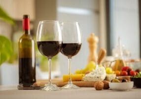 villa kitchen wine fruit